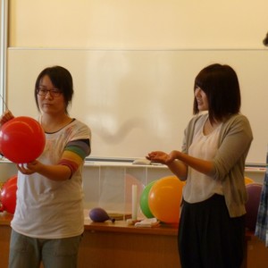 公開講座「『おもちゃ』の中の物理学」を開催しました。